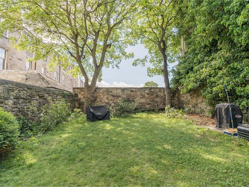 Shared garden to the rear.