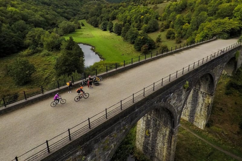 A haven for those who love the outdoors, the Peak District offers lots to explore both on foot or by bike, with visitors able to enjoy the likes of abseiling, caving, tree climbing, caving and canoeing.