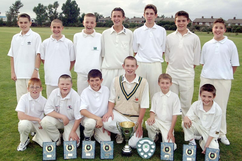 Clipstone Under 13s cricket team from 2001