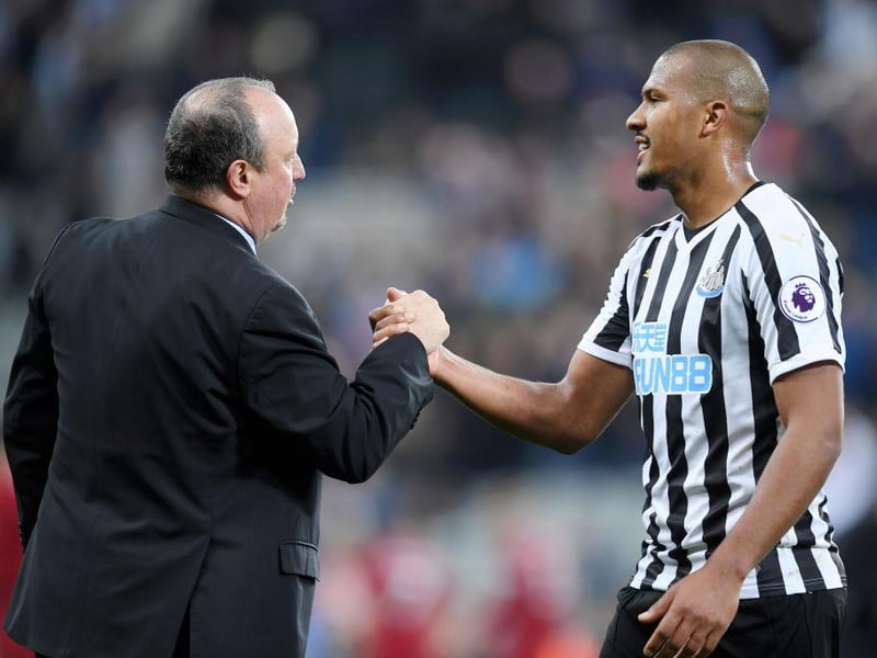 Everton have been thinking about a move for Dalian Professional striker Salomon Rondon, but the Blues may be backing away from a deal. (Liverpool Echo)
(Photo by Laurence Griffiths/Getty Images)