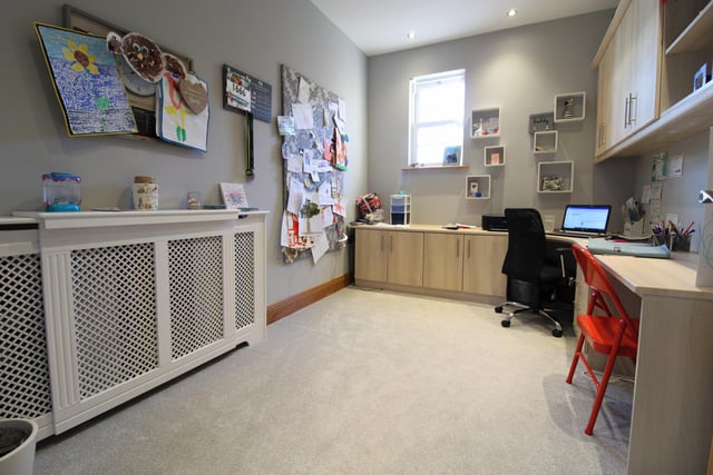 Working from home is no problem in this spacious office
