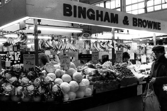 Castle Market – Bingham and Browne Fruit N’ Veg, 1985. Picture Sheffield