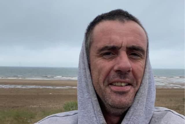 The family of Lee Asquith,  from Sheffield, who died of an illness he hid from them, have told of their gratitute after old friends rallied to help pay for a funeral.