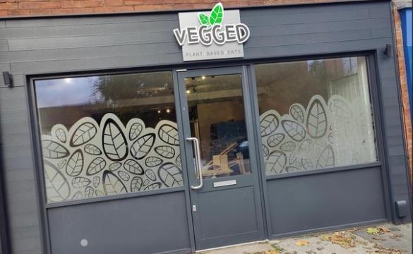 Vegged is on Sheffield Road, Chesterfield, and according to Google reviewer Stefania offers: "Amazing vegan breakfast, decent prices, very friendly staff!" Call 01246 550059 or go to https://vegged.co.uk/