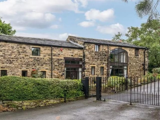This stunning four bed Grade II listed barn conversion dates back to 1750. It is found on a spacious plot in a gated development comprising only five properties. The property has been meticulously renovated yet it has maintained lots of its history, character and charm. The property features exposed wooden beams and bare stone walls amidst a modern interior. Listed on OntheMarket for 399,950 GBP