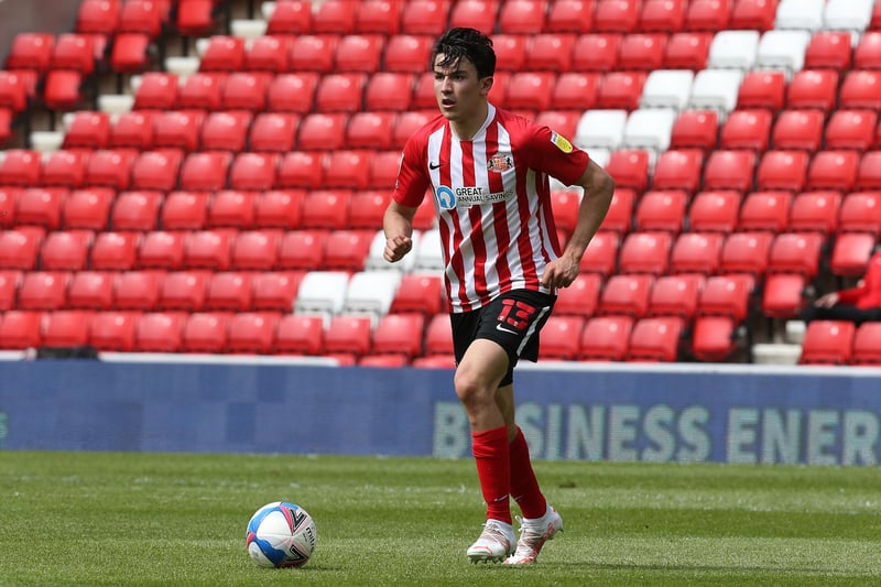 Luke O’Nien says the desire to continue playing for Sunderland proved too strong after he rejected Championship interest to sign a new long-term deal. (Sunderland Echo)