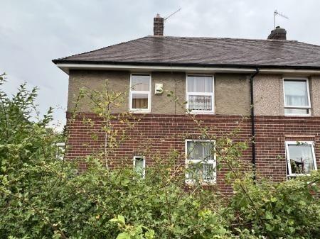 This property was said to be needing modernisation and had a guide price of £48,000. We're sure the seller will be very happy after it went for £89,000.