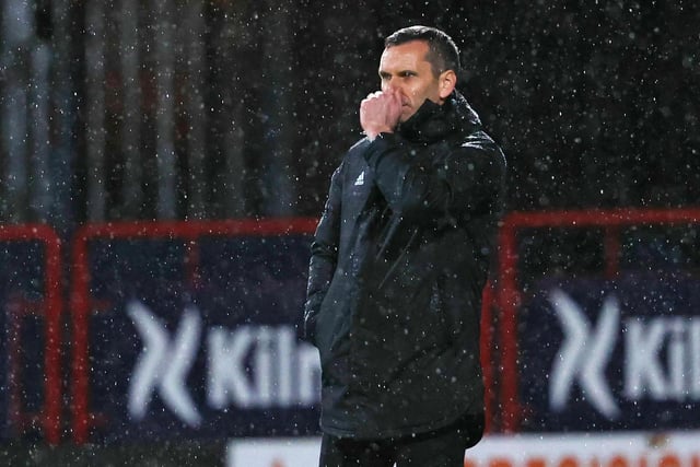 Stephen Glass will be given time to turn it around at Aberdeen. The Dons dropped to ninth after losing at Dundee on Saturday. The 2-1 loss prompted an angry reaction from the visiting support who called for Glass to leave. Chairman Dave Cormack is likely to stick with Glass despite the club being on their worst league run since 2010. (Scottish Sun)