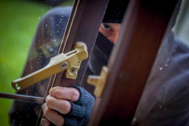 Police are warning Sheffield university  students what to look for to reduce the risk of break-ins in shared houses
