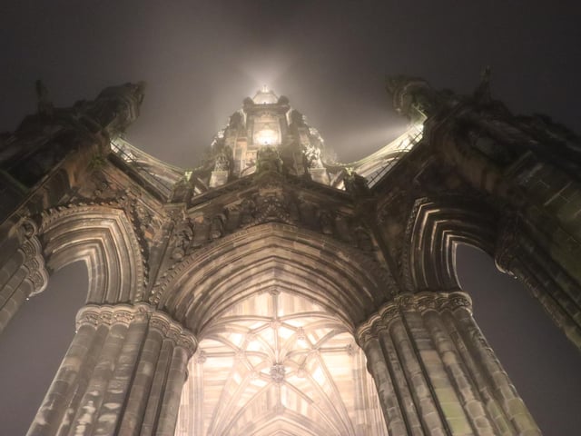 Another incredible shot of Scott Monument towering above the Capital's streets and completely enveloped in the November mist. The monument's night lighting certainly helps add to the dramatic effect of the fog.