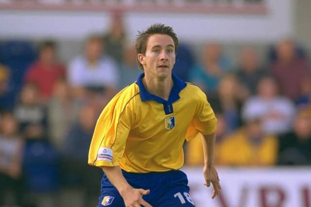 23 Sep 2000: Michael Boulding of Mansfield Town in action during the Nationwide Leage Division Three match against Hartlepool United at Field Mill, in Mansfield, England. Mansfield Town won the match 4-3. \ Photo taken by Mike Finn-Kelcey \ Mandatory Credit: Allsport UK /Allsport