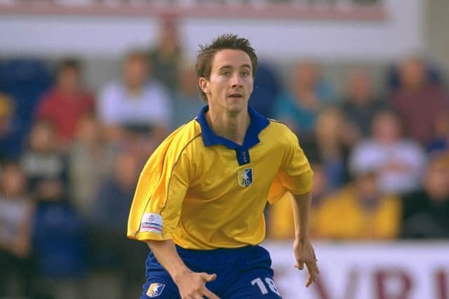 23 Sep 2000:  Michael Boulding of Mansfield Town in action during the Nationwide Leage Division Three match against Hartlepool United at Field Mill, in Mansfield, England. Mansfield Town won the match 4-3. \ Photo taken by Mike Finn-Kelcey \ Mandatory Credit: Allsport UK /Allsport