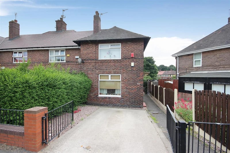 Offers in region of £100,000 could buy this two bed end terrace house in Arbourthorne Road, Arbourthorne. https://www.zoopla.co.uk/for-sale/details/59027956/