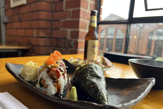 Edo Sushi also serves up an enviable selection of main dishes that can be enjoyed on their own terms without the need for side dishes.