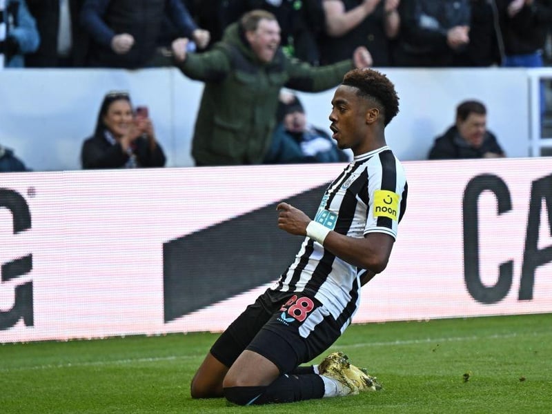 Joe Willock was a concern following Sunday’s win over Manchester United as he was taken off with a potential hamstring issue. Eddie Howe was unable to provide a fitness update ahead of the trip to West Ham United on Tuesday but the club posted a photo of the midfielder taking part in training ahead of the match.
What Howe said: “Joe Willock’s the obvious one. He was feeling his hamstring, but he wasn’t sure if it was cramp or something more sinister. So we’ll wait and see. A couple more players just nursing little things because of the physical game that it was.”
Estimated return date: 05/03 - West Ham (A)