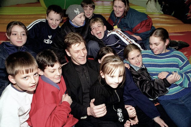 Sean Bean meets young people at the Wybourn Young People's Resource Centre in February 1998