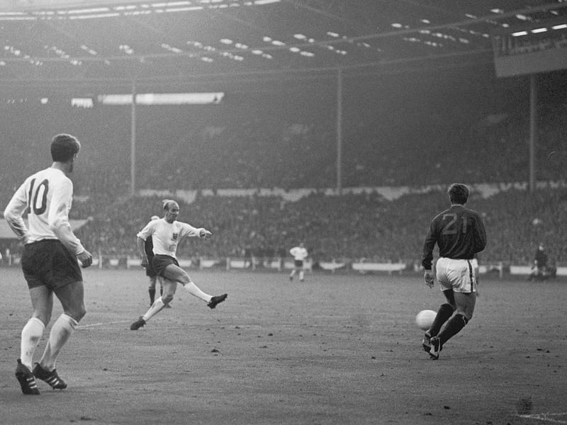 Call-ups: 18
Population: 322, 434
People per call-up: 17,913
(Photo by Central Press/Hulton Archive/Getty Images)