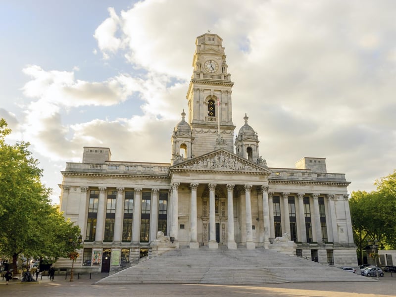 Guildhall Squared will celebrate connections across ages, cultures and communities. And where possible activities will be free for audiences to enjoy. Just as a square requires four corners, so “Guildhall Squared” will draw from the four corners of our great city! Stay tuned for more information about what’s happening.
Picture: Adobe Stock