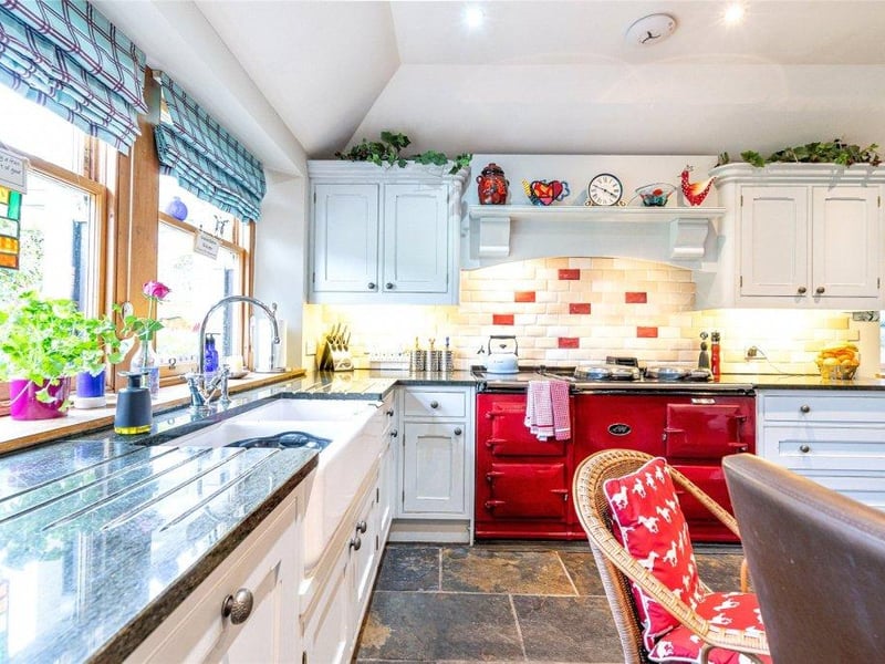 Dining kitchen.