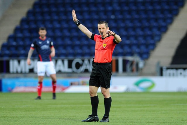 Referee Graham Beaton.