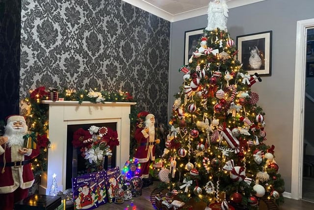 An incredible traditional style tree from Simon John Smiths Browne.