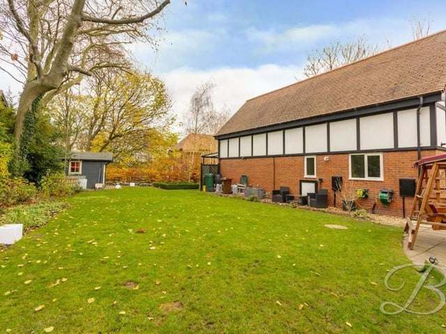 Our final look at what is surely a perfect family pad. Fallen in love yet?