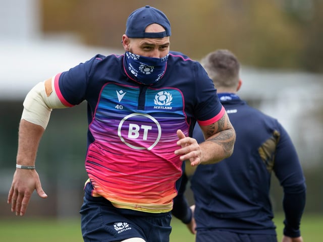 Returned to the side but at blindside flanker rather than in his usual No 8 role. The reshaped back row experiment was not an unqualified success. 5