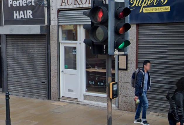 Aurora, at 187 Great Junction Street, EH6 5LQ, has a rating of 5 from 302 reviews.