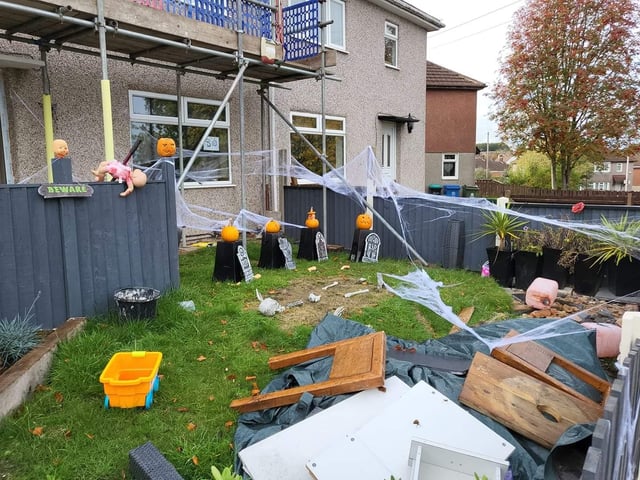 Ladybrook are once again inviting local youngsters to take part in their Pumpkin Trail.
Each decorated house has a number in the window.
What a great idea!