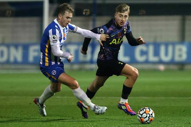 Former Brighton and Hove Albion under-18s boss Mark Beard has encouraged Marc Leonard to go out on loan in January with Sunderland linked with the midfielder but a deal has not yet materialised.
