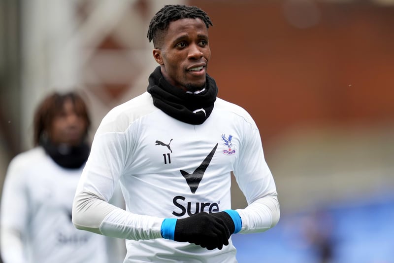 Crystal Palace are believed to have slapped a £40m price tag on star man Wilfried Zaha, as Spurs and Everton prepare to do battle for the Ivory Coast international. He's got two years left on his current Eagles deal. (Daily Mail)