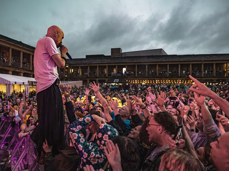 Following a hugely successful 40th anniversary tour, James returns to Leeds in 2024.