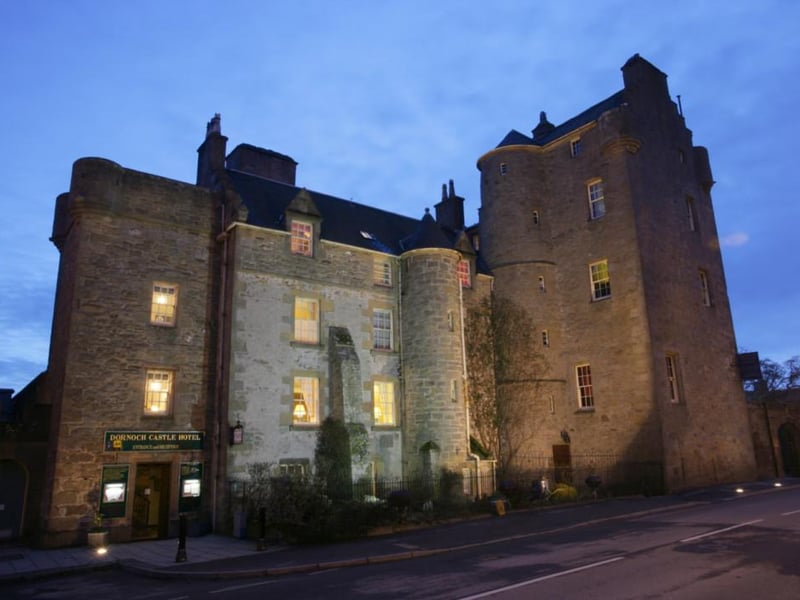 Located in Sutherland, Dornoch Castle Hotel is within easy reach of a number of leading whisky distilleries in the North Highlands, such as Balblair, Glenmorangie and Dalmore, and also has its own award-winning whisky bar.