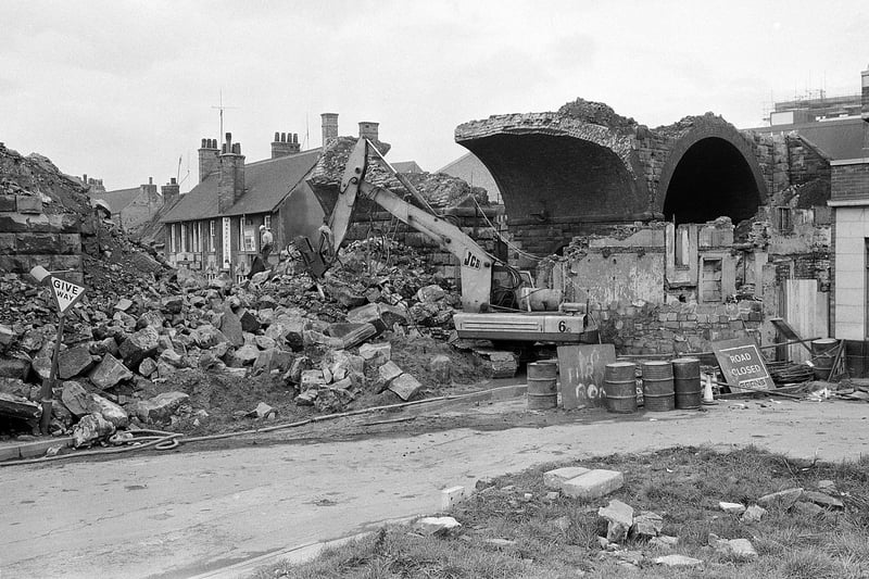 Do you remember the demolition of Ratcliffe Gate Bridge in 1971?