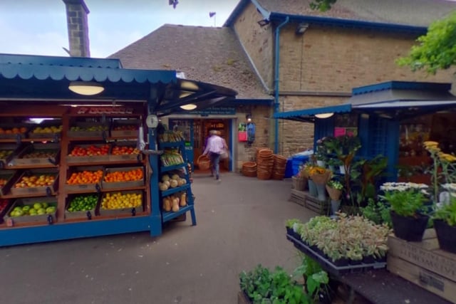 One of the oldest farm shops in the UK, this farm shop in the Chatsworth Estate sells Chatsworth meat, poultry and game, home-cooked meats, pies and baked good.