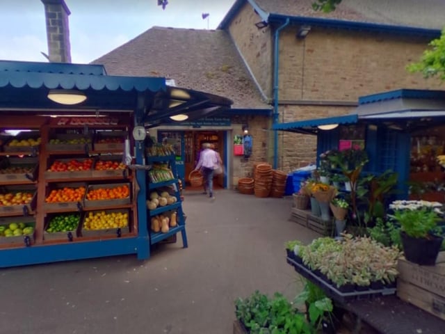 One of the oldest farm shops in the UK, this farm shop in the Chatsworth Estate sells Chatsworth meat, poultry and game, home-cooked meats, pies and baked good.