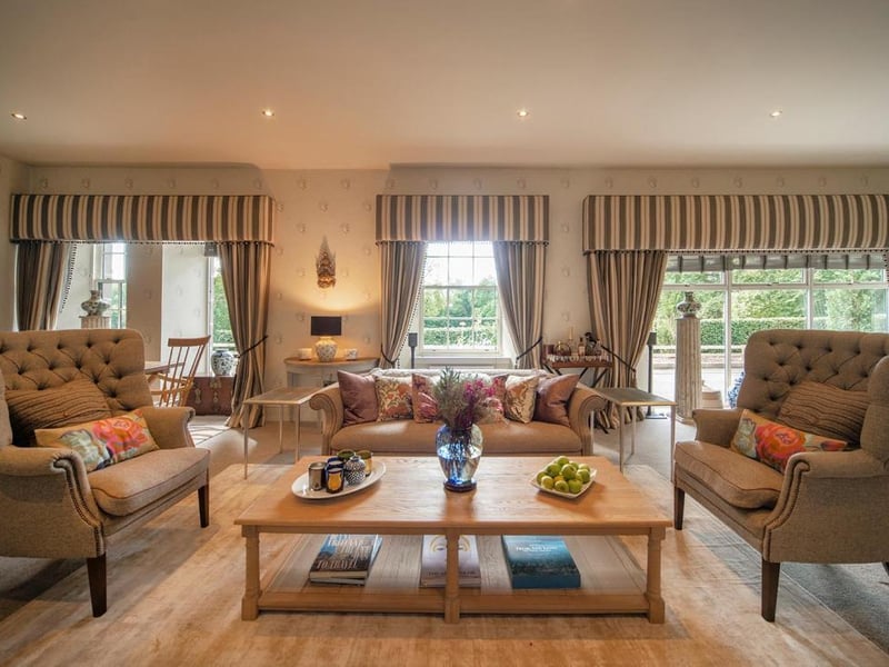 Sitting room.