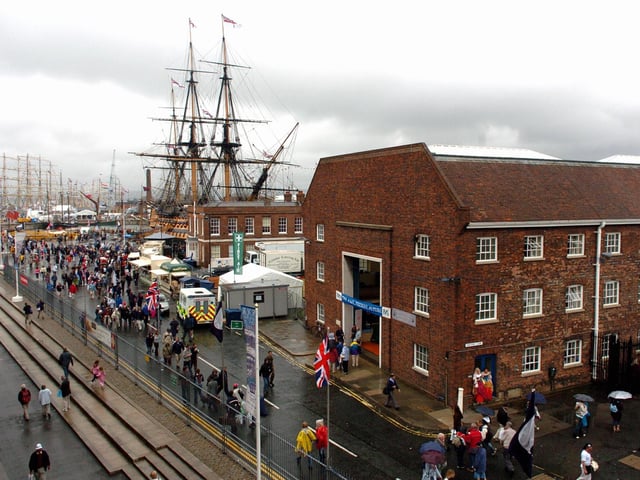 International Festival of the Sea 2005 - GV of HMS Victory and crowds from the Clock Tower 30th June 2005. Picture: Jonathan Brady 053083-165