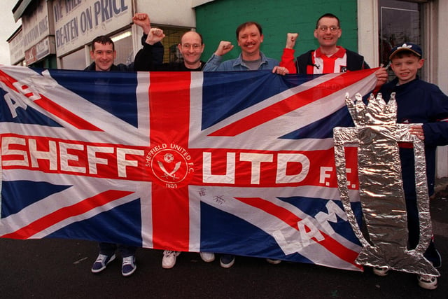 Unitedites ahead of the FA Cup semi-final with Newcastle United at Old Trafford in April 1998.