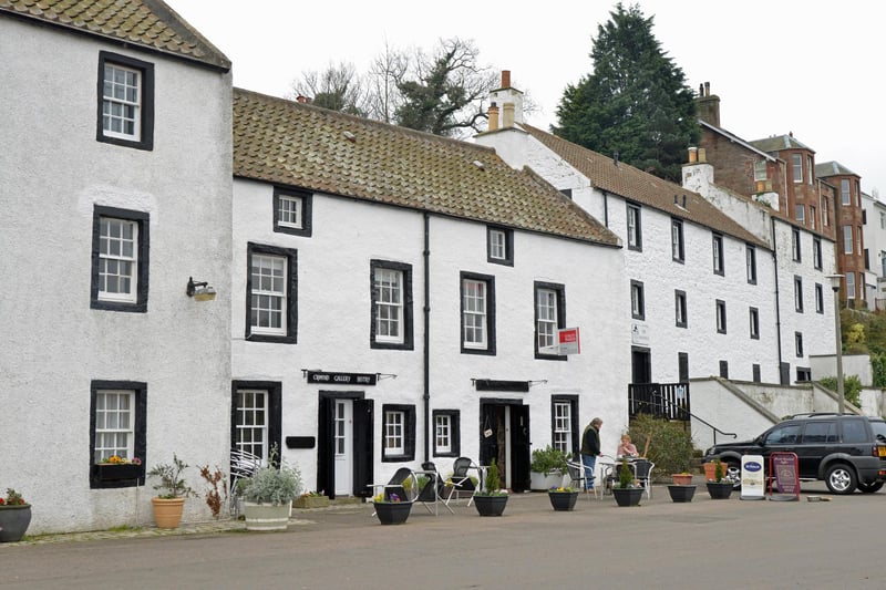 With properties dating back to the early 1600s, Cramond Village is a real step back through the centuries. Whitewashed facades and pantile roofs add to the historic feel of the place.