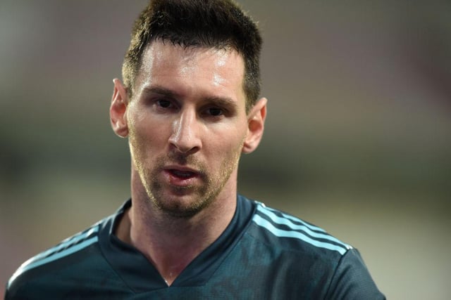 Contrary to recent reports, Manchester City will not sign Lionel Messi in January. The Argentine is out of contract next year, but his exit would be made too difficult by the fact that Barcelona are still yet to appoint a new club president. (Mundo Deportivo)

Photo by Ernesto Benavides - Pool/Getty Images