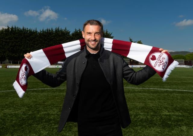 How many current SPFL managers have previously played a competitive match for Rangers?
