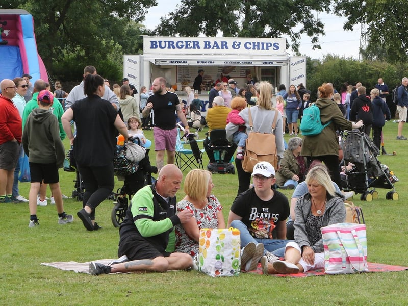 Many families enjoyed an impromptu picnic on the grass at Kingsway Park. The crowds were big but there was still lots of space.