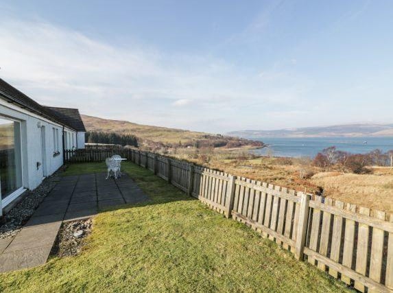 Cosy and romantic, this cottage located six mile from Salen, which is on the Isle of Mull. It sleeps two people and comes with a luxurious bathroom, boasts a Jacuzzi bath, a separate shower and a sauna.