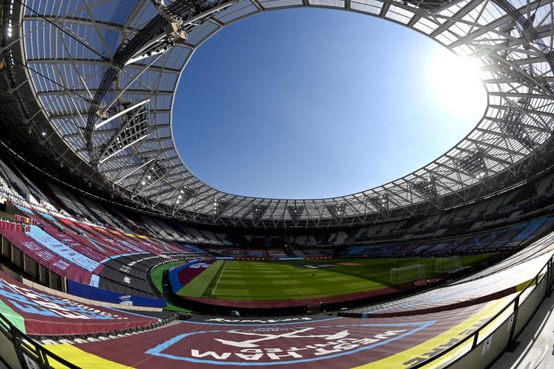 The estimated distance between St James’s Park and the London Stadium is 275 miles.
