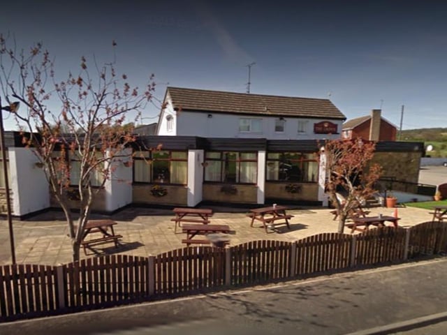 One visitor said they wanted to move next door to the Inn after trying a burger. The review said: "A great burger with jalapenos and chilli smothered all over the juicy burger."