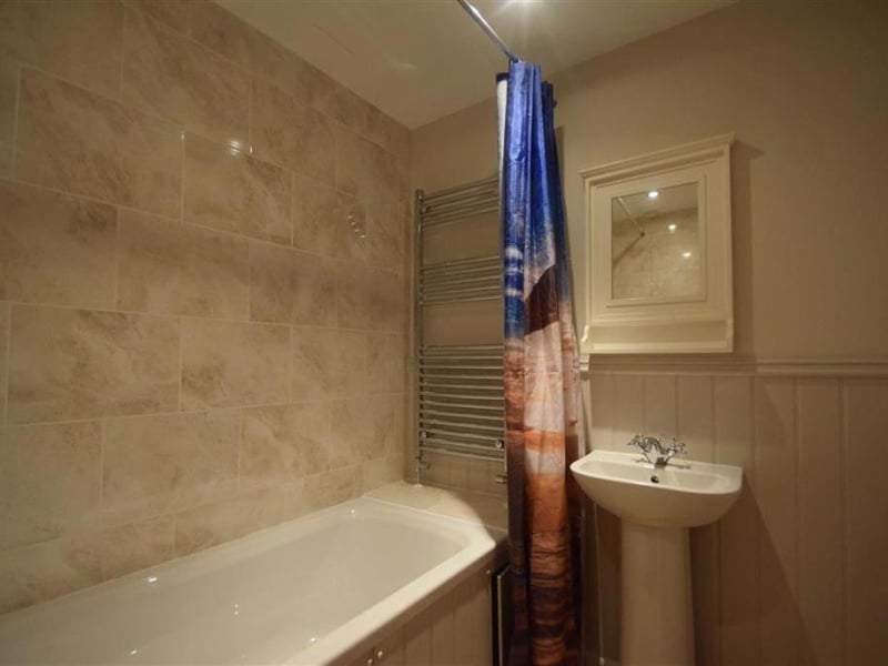 The property is offered to the market with the added benefit of no onward chain.
