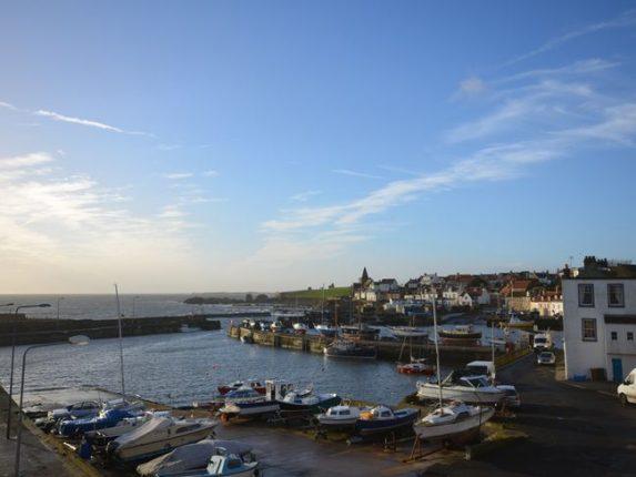 Situated in peaceful and private location, from here you can enjoy some splendid views over the harbour. Take in the views of St Monans in the East Neuk of Fife with this rental that sleeps two.