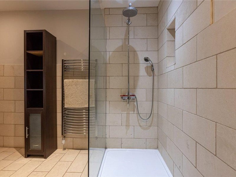 Bedroom 1 en-suite.