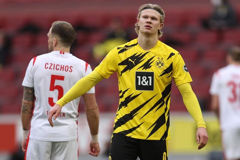 Robin Koch has jokingly urged Erling Haaland to join Leeds. He said: "I think the Premier League is a perfect fit for Haaland. Maybe he will stay in Dortmund for another year or two and then come to us in Leeds." (SportBild)